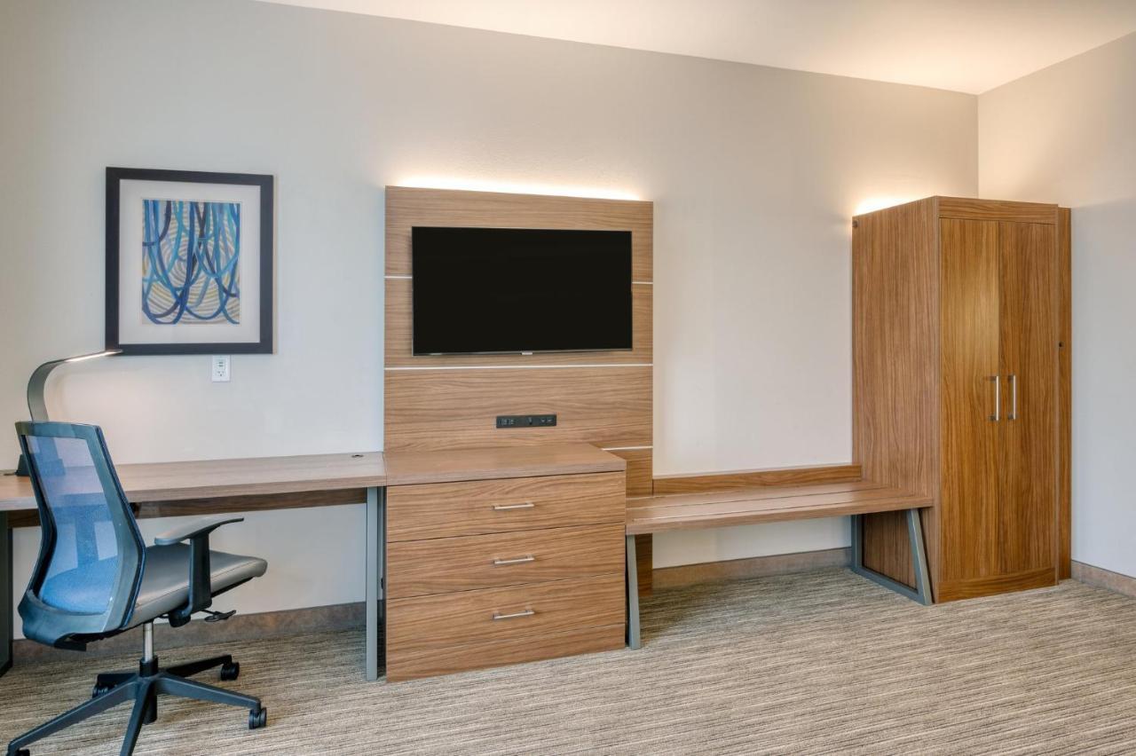 Holiday Inn Express Troy By Ihg Exterior photo